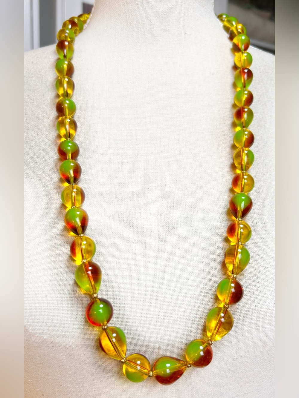 Vintage Mid-Century Ombre Acrylic Bead Necklace Citrus Faux Amber Retro